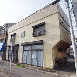 司ハイツ 二面道路日当り通風良好!