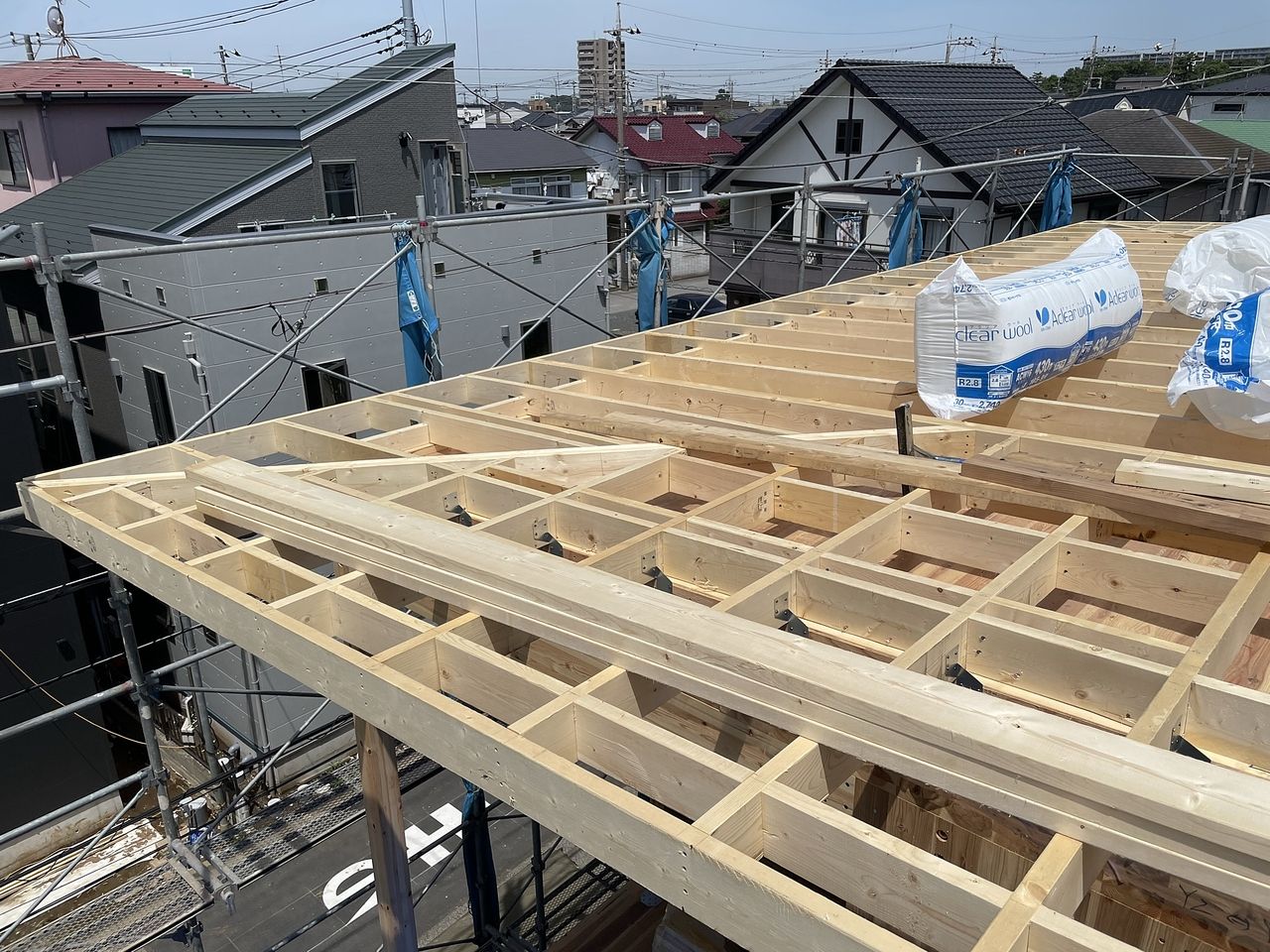 CLT新築住宅 042.建て方工事⑨　小屋組み