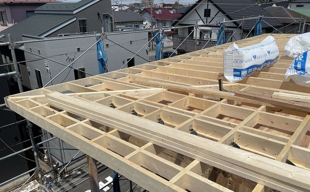 CLT新築住宅 042.建て方工事⑨　小屋組み