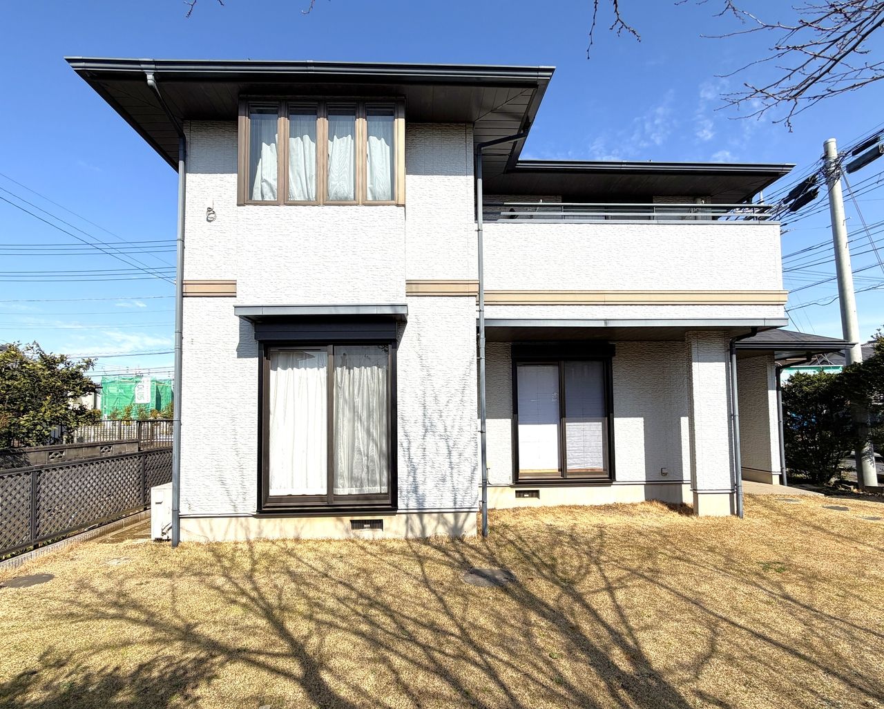 ■敷地面積約85坪
■2021年3月　浴室、洗面、トイレリフォーム済み
■北東角地
■実籾駅徒歩５分
■積水ハウス施工
■電動シャッター
■エアコン付き